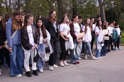 Стотици ученици участваха в играта "По стъпките на героите" в Борисовата градина, посветена за Априлската епопея