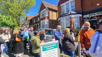 Чакане до 2 часа пред българската секция в северен Лондон