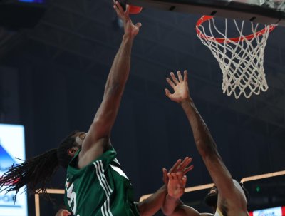 Панатинайкос заключи мястото си в плейофите на Евролигата (ВИДЕО)