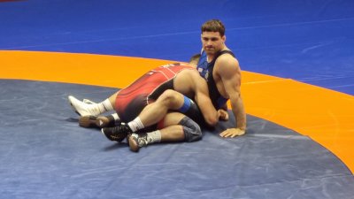 Кирил Милов се класира на полуфинал на европейското по борба в Тирана