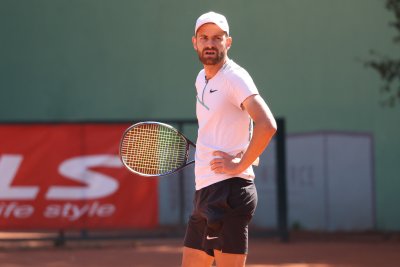 Антони Иванов напусна Херманщат със скандал, клубът готви съдебни действия