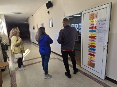 Проблеми с машините белязаха началото на изборния ден и в Добрич