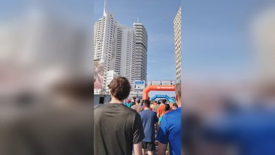 След маратон &ndash; към урните: българин гласува след състезание в чужбина