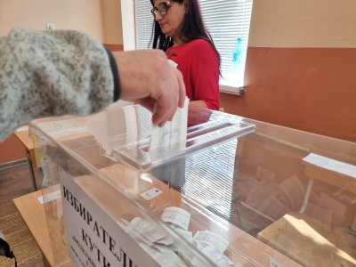 Проблеми с достъпа до секции и неявили се членове на СИК в Кърджали