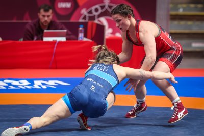Биляна Дудова и Олга Попова не успяха да преодолеят четвъртфиналите на еврошампионата по борба