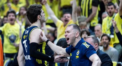 Фенербахче не се огъна срещу непримиримия Жалгирис в плейофите на Евролигата (ВИДЕО)