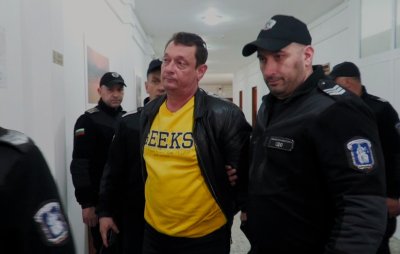 Съдът остави в ареста шофьора на преобърнатия автобус край Малко Търново