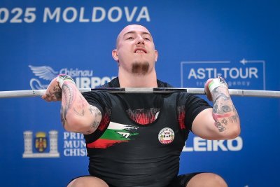 Христо Христов с бронз в двубоя на европейското по вдигане на тежести