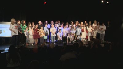 Над 2500 деца се включиха в урок по финансова грамотност