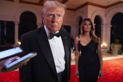 Заради шега към Мелания: Тръмп поиска уволнението на водещия Джими Кимъл