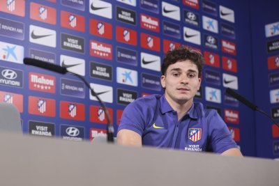 Атлетико Мадрид твърдо задържа Хулиан Алварес въпреки оферти за 150 милиона евро