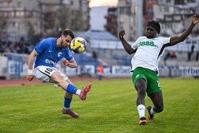Берое си тръгна с три точки от Варна след късен обрат срещу Спартак