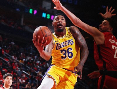 Лейкърс притиснаха Хюстън до стената след чудо и трилър (ВИДЕО)