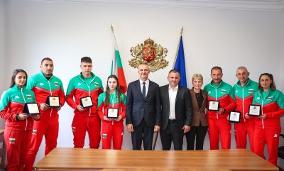 Министър Илиев награди медалистите от Европейското първенство по самбо