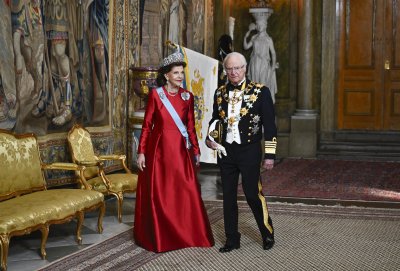 Швеция отпразнува 80-годишнината на крал Карл XVI Густав с въздушен парад и банкет