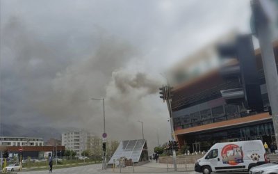 Комин на заведение се запали в голям търговски център в София