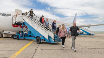 Бургаското летище посрещна първите туристи за сезон 2026 с полет от Великобритания