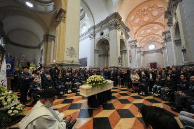 Хиляди се разделиха с легендата в автомобилния спорт и колоезденето Алекс Занарди