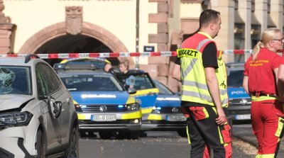 Кола се вряза в хора в Лайпциг - двама души са загинали