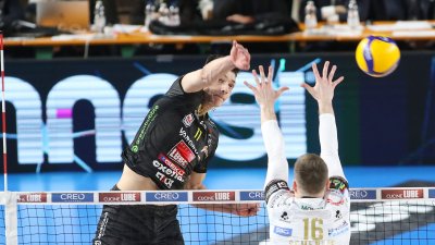 Алекс Николов с принос за Лубе Чивитанова, но Перуджа е на крачка от титлата