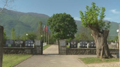 В памет на загиналите български военни - с венци и цветя отдават почит на паметника в Ново село