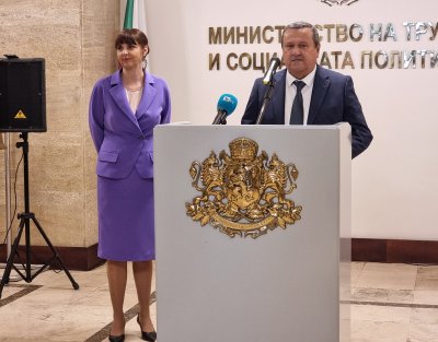 Емоционално предаване на властта в МТСП, Ефремова: Социалната система не е място за политически експерименти
