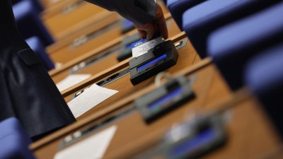 НА ЖИВО: Депутатите гласуват мерките срещу високите цени на първо четене