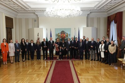 Илияна Йотова връчи Почетния знак на президента за заслуги в областа на културата и образованието