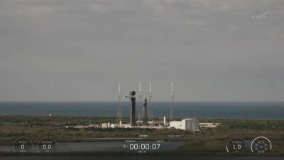 От "Спейс Екс" изпратиха товарен кораб към Международната космическа станция