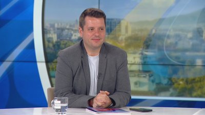Когато звучеше "Bangaranga", всички ставаха и танцуваха &ndash; журналистът Виктор Борисов от БНТ разказва за феномена DARA