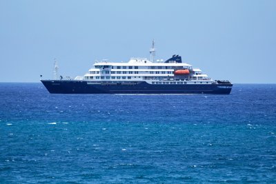 Заразата с хантавирус: Корабът-огнище пристига в Ротердам