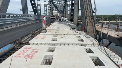 Как продължава ремонтът на "Дунав мост" край Русе