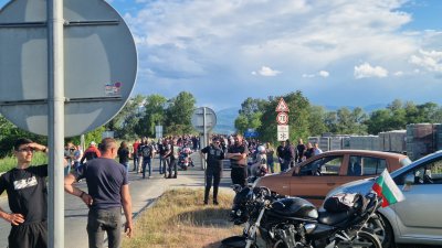 Мотористи в Пловдив протестират срещу поскъпването на &bdquo;Гражданската отговорност&ldquo;