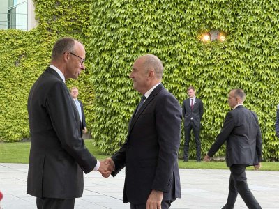 НА ЖИВО: Премиерът Румен Радев говори след срещата си с германския канцлер Фридрих Мерц в Берлин