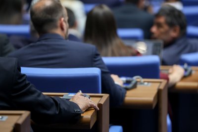 Трима депутати от "Прогресивна България" подадоха оставки