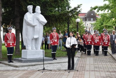 Навръх 24 май: Осветиха паметник на Кирил и Методий в Поморие
