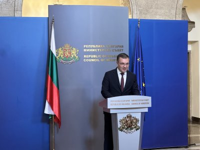 Министър Найденов поиска оставката на на шефа на Агенция по вписванията