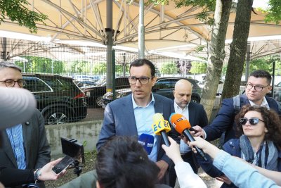 Започва принудително премахване на чадъри от автокъща в Борисовата градина