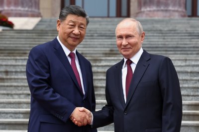 Отношенията Китай &ndash; Русия: Си Дзинпин и Владимир Путин обсъждат редица международни теми
