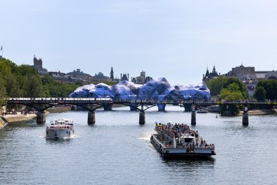 Парижани вече разглеждат екстериора на проекта &bdquo;Пещерата на Пон Ньоф&ldquo; (СНИМКИ)