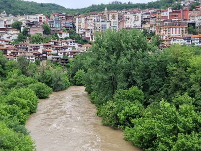 Съсипан стадион и нужда от доброволци в Дряново
