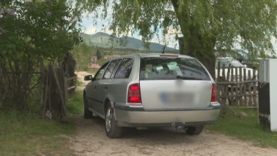 Без училищен автобус: Баща остана без работа, за да може да кара децата си в клас