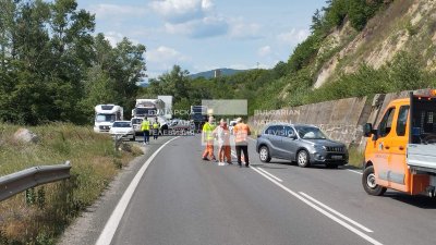 Жена загина при тежка катастрофа между Симитли и Благоевград