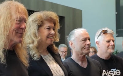 Президентът Йотова се срещна с легендите от Iron Maiden преди концерта им в София (ВИДЕО)