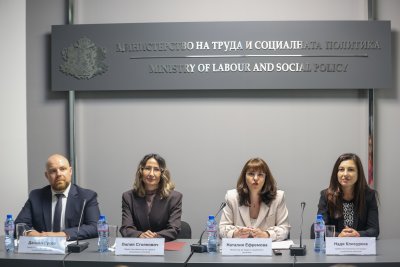 Приоритетите на социалното министерство: Министър Ефремова заяви, че социалните плащания са осигурени