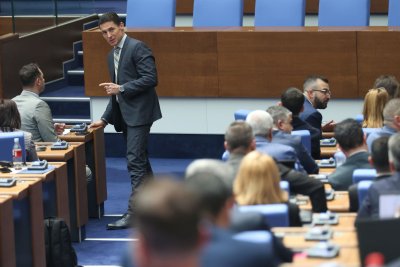 Удължителният бюджет &ndash; ковид добавката за песнионерите остава, намалява се партиийната субсидия