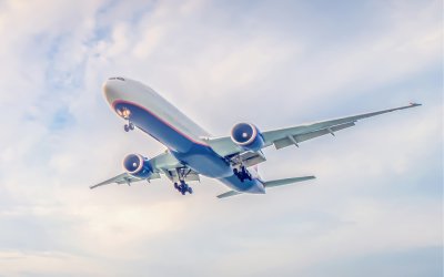 Самолет извърши принудително кацане в Солун заради агресивeн пътник на борда