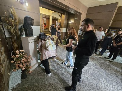 В Дупница се поклониха пред паметта на голямата актриса Невена Коканова