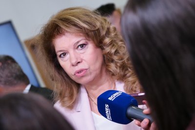 Дефицитът не се е трупал последните месеци заяви Илияна Йотова