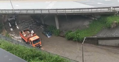 Torrential Rain Turns Streets of Veliko Tarnovo into Rivers